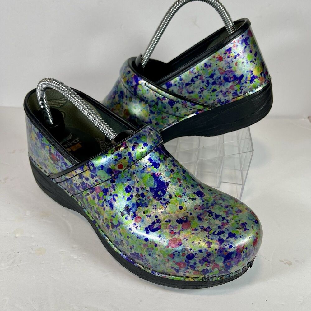 Dansko XP 2.0 Clogs Women’s Size 41 Multi-Color Paint Splatter Patent Leather